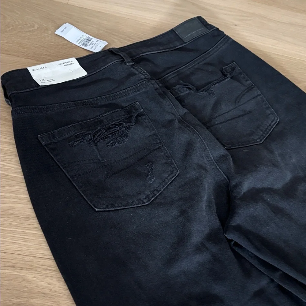 AE (10) Mom Jean Destroyed Black Comfort Stretch Waistband High Rise NWT - Picture 7 of 10